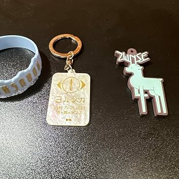 ヨルシカ グッズまとめ売り Amazon.co.jp: ヨルシカ グッズ まとめ 7TBOK : おもちゃ